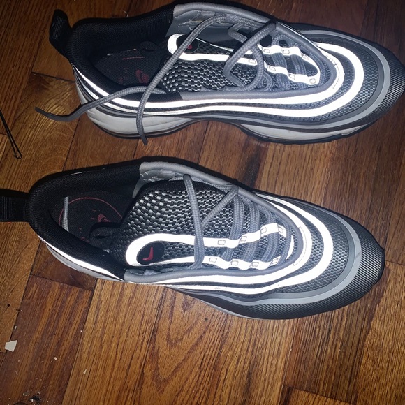 Silver and red 95’s - Picture 2 of 3